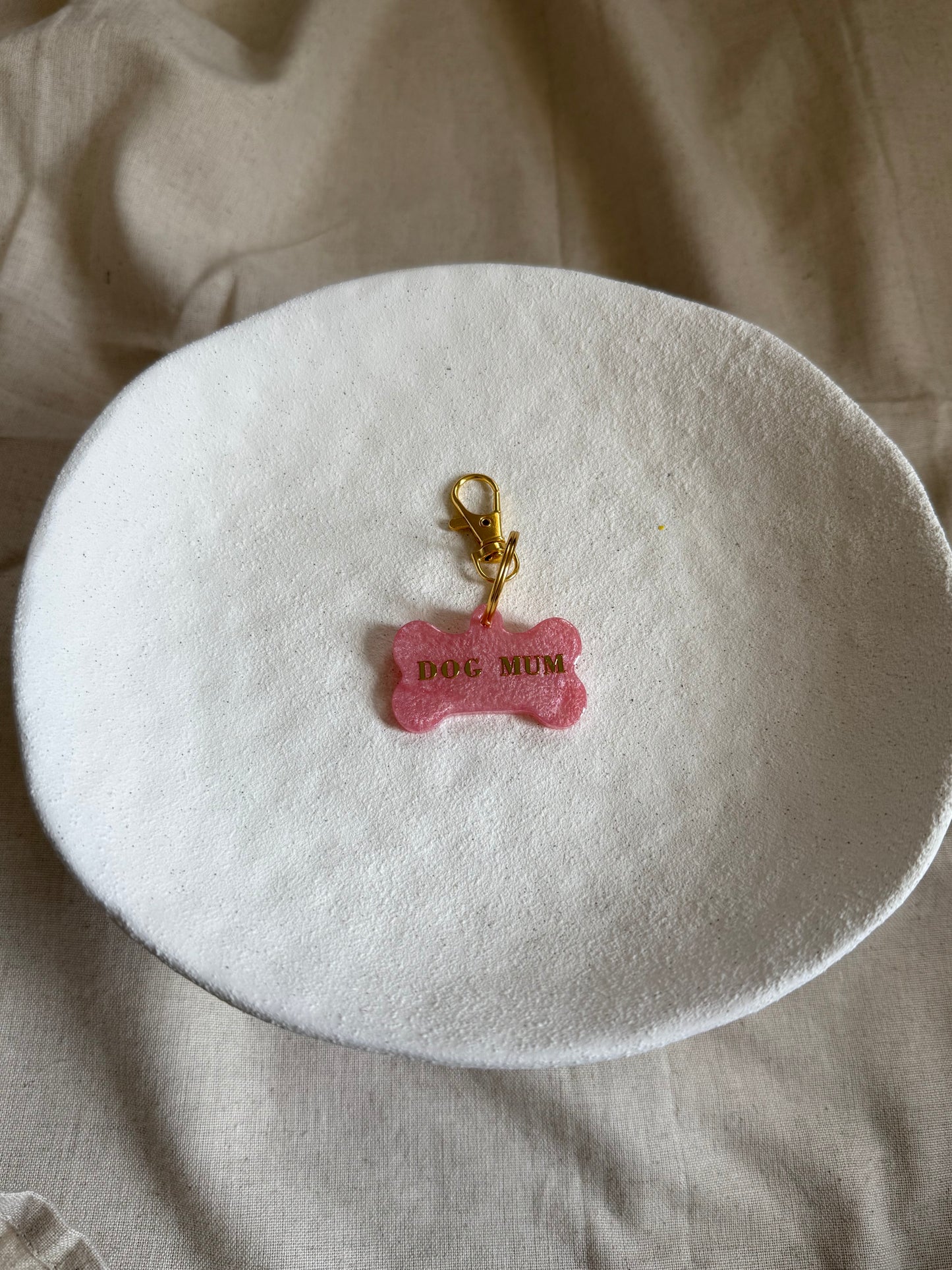 Dog mum pink keyring